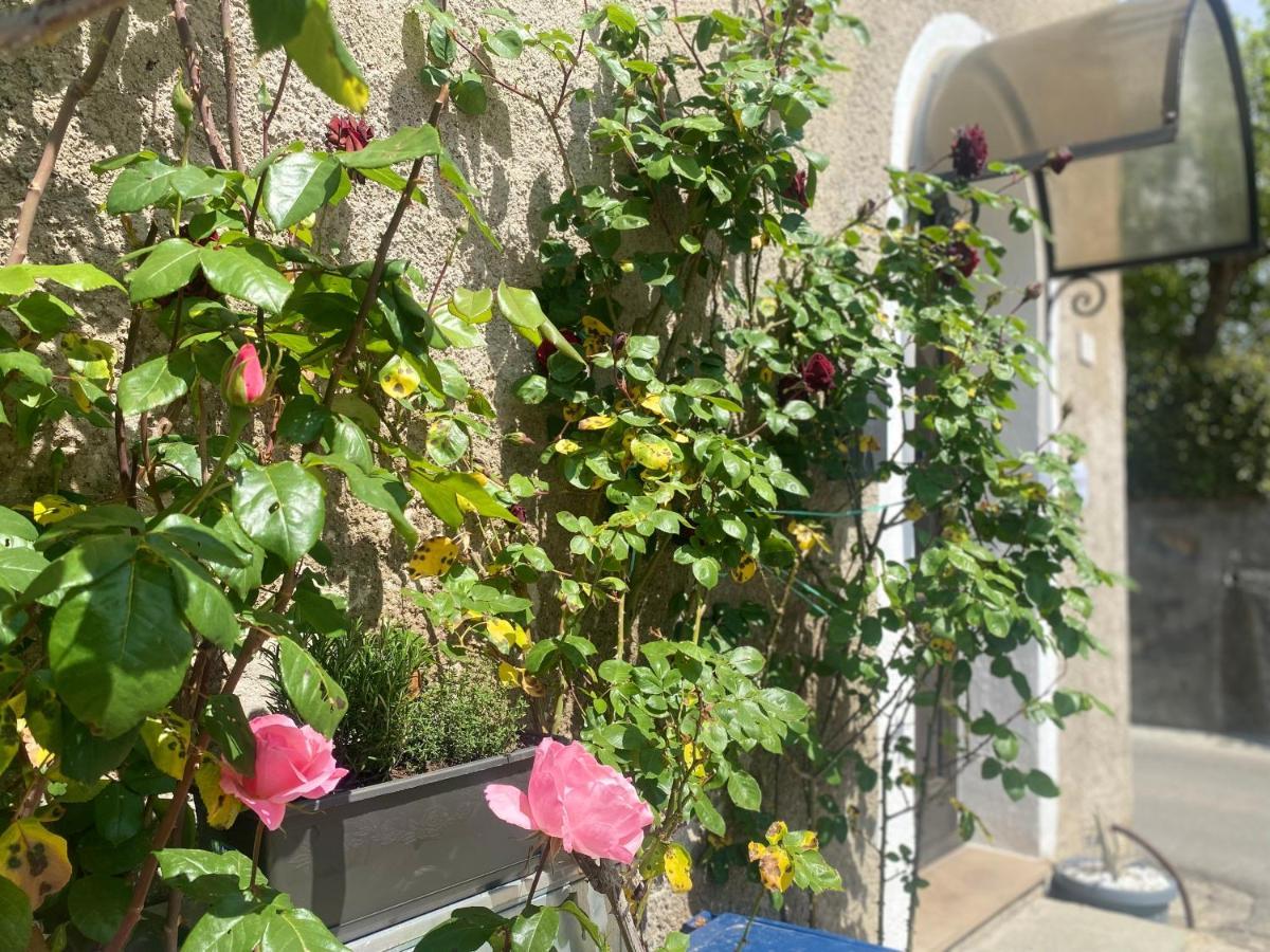 B&B L'Angolino Intero Alloggio Usigliano Exterior photo
